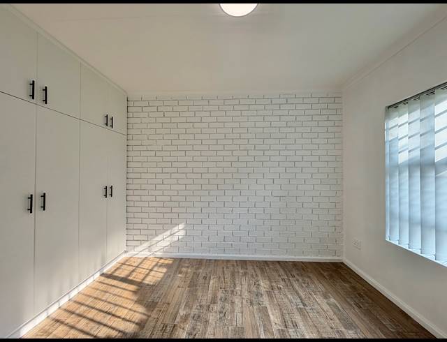 2 BEDROOM TOWNHOUSE FOR SALE IN JEFFREYS BAY CENTRAL